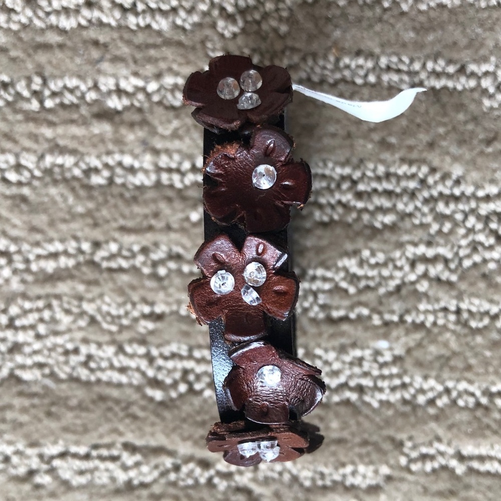 NEW Leather Jewels Flower Bracelet